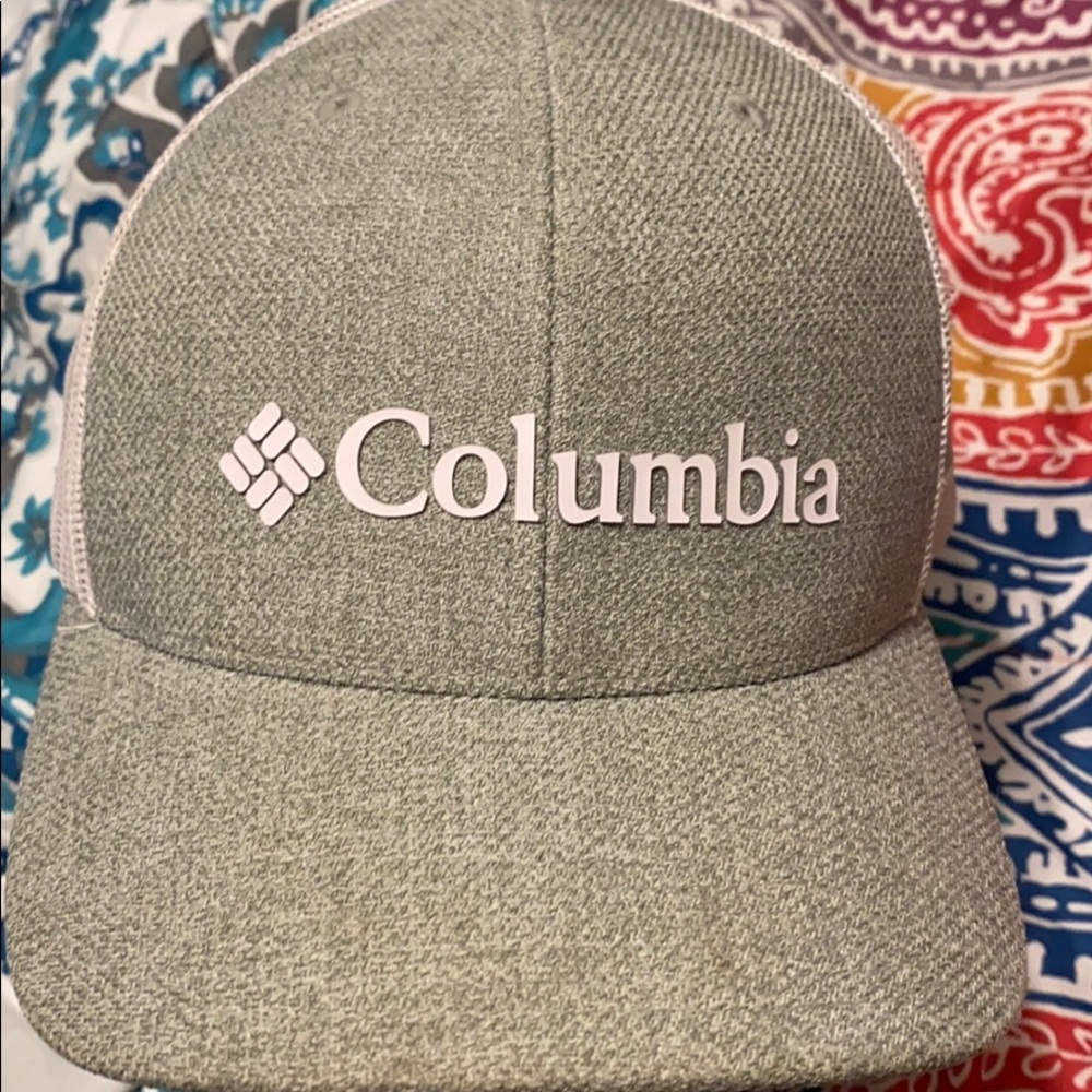 Brand New Columbia hat without tags!